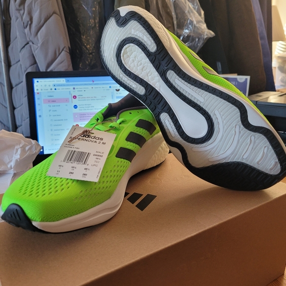 Man's  Adidas Supernova - Picture 4 of 8